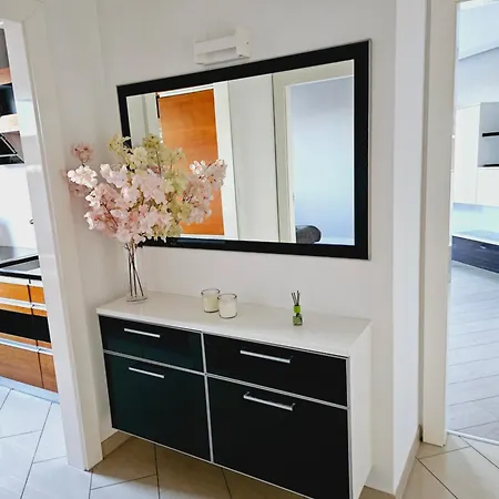 5 Pietro Apartamentowca W Sercu Poznania דירה פוזנן