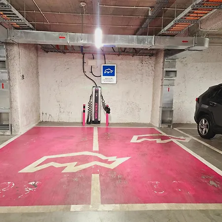 5 Pietro Apartamentowca W Sercu Poznania דירה